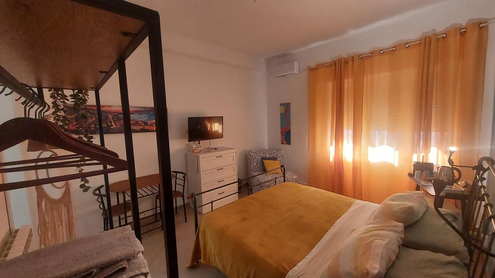 Morghen 88 Vomero Rooms Неаполь 0*,